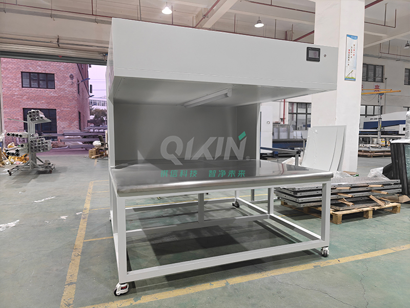 上海某光电光学企业超净工作台